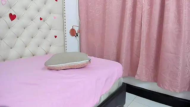 Kim Eli online show from 02-18-25, 01:54