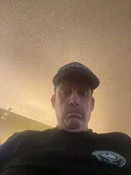 Snapshot of Firedad72FD chatting on 12-26-24, 01:10 Firedad72FD online show from 12-26-24, 01:10