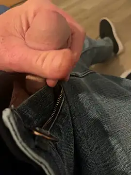 Snapshot of Firedad72FD chatting on 02-01-25, 04:35 Firedad72FD online show from 02-01-25, 04:35