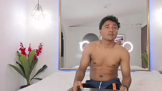 Snapshot of mia_and_masterboy chatting on 12-10-24, 02:59 mia and masterboy online show from 12-10-24, 02:59