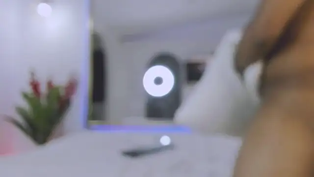 Snapshot of mia_and_masterboy chatting on 12-15-24, 09:13 mia and masterboy online show from 12-15-24, 09:13