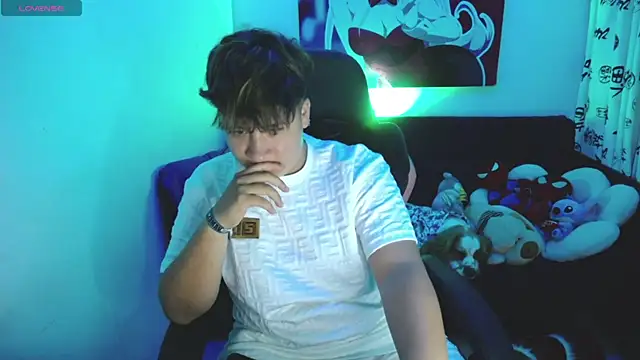 Snapshot of _AlexMorris chatting on 01-01-25, 12:00  AlexMorris online show from 01-01-25, 12:00