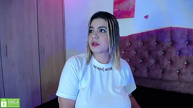 Snapshot of Candy_sr chatting on 03-13-25, 03:39 Candy sr online show from 03-13-25, 03:39