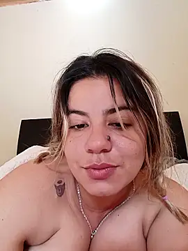 Snapshot of Candy_sr chatting on 11-23-25, 02:06 Candy sr online show from 11-23-25, 02:06