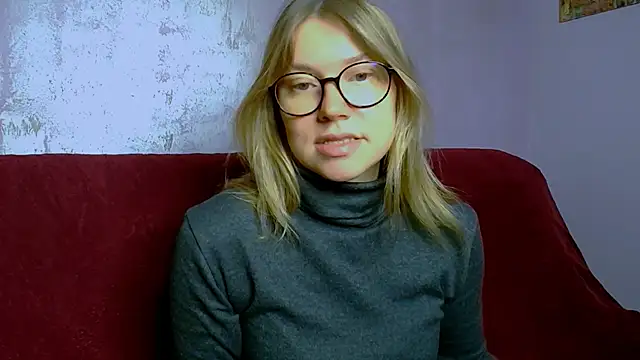 Snapshot of TaylorBre chatting on 10-11-25, 06:34 TaylorBre online show from 10-11-25, 06:34