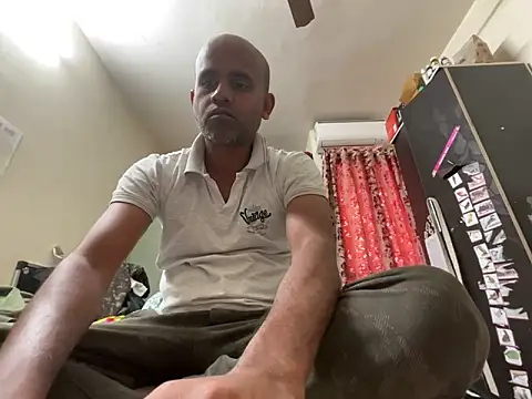 Snapshot of SammyChocolateIndian chatting on 12-18-24, 08:42 SammyChocolateIndian online show from 12-18-24, 08:42