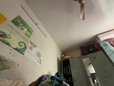 Snapshot of SammyChocolateIndian chatting on 01-29-25, 04:15 SammyChocolateIndian online show from 01-29-25, 04:15