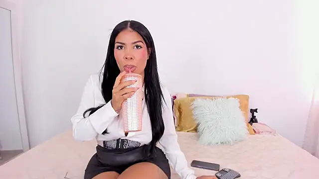 Snapshot of NickyBrown_ chatting on 02-08-25, 01:44 NickyBrown  online show from 02-08-25, 01:44