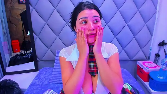 venusowen  online show from 11-29-25, 01:58