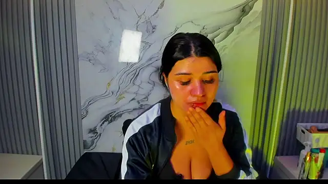 venusowen  online show from 03-04-26, 02:01