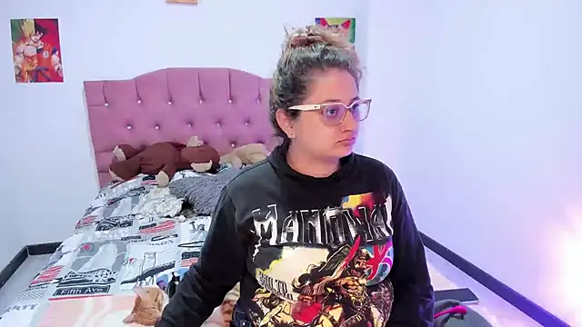 AnnieBigBoobs online show from 10-25-25, 03:58