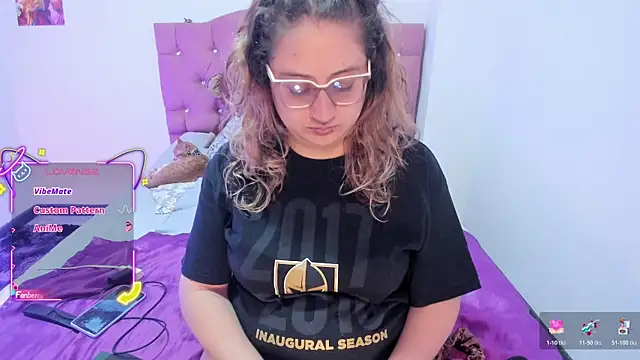 AnnieBigBoobs online show from 12-18-25, 09:10