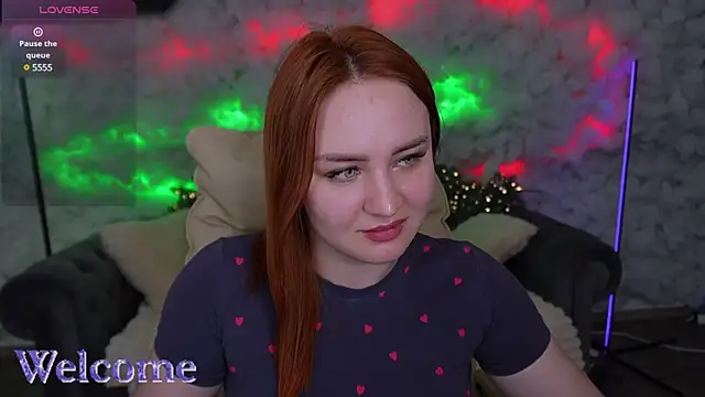 Snapshot of LovelyBell chatting on 02-04-25, 12:55 LovelyBell online show from 02-04-25, 12:55