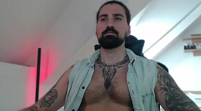 Snapshot of MateoHunk chatting on 01-02-25, 12:46 MateoHunk online show from 01-02-25, 12:46