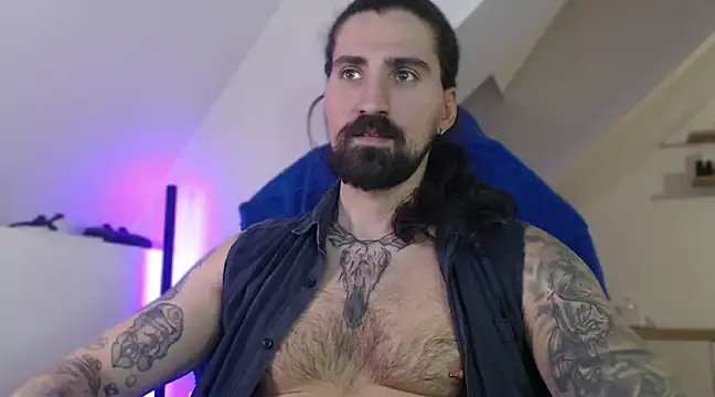 Snapshot of MateoHunk chatting on 02-22-25, 04:30 MateoHunk online show from 02-22-25, 04:30