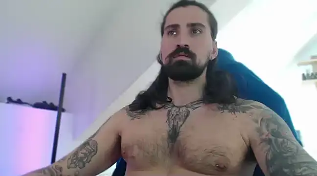 Snapshot of MateoHunk chatting on 03-06-25, 12:41 MateoHunk online show from 03-06-25, 12:41