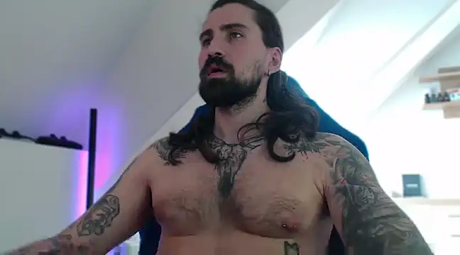 Snapshot of MateoHunk chatting on 03-07-25, 01:07 MateoHunk online show from 03-07-25, 01:07