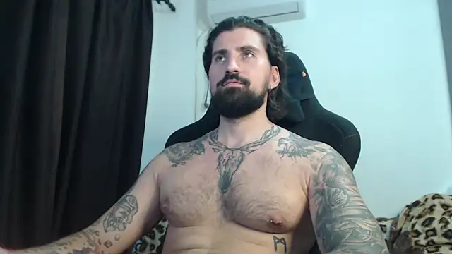 Snapshot of MateoHunk chatting on 09-12-25, 02:50 MateoHunk online show from 09-12-25, 02:50