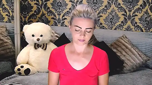 Snapshot of Aly_girl1 chatting on 03-20-25, 11:27 Aly girl1 online show from 03-20-25, 11:27