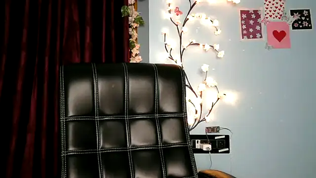 Reena Singh53 online show from 09-16-25, 04:08