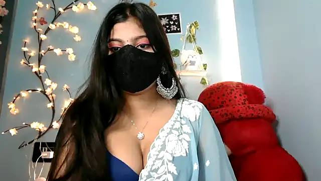 Reena Singh53 online show from 11-21-25, 01:43