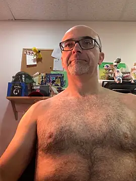 Snapshot of MaxVain chatting on 12-19-24, 03:19 MaxVain online show from 12-19-24, 03:19