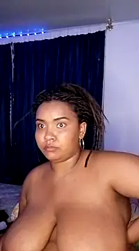 Snapshot of Evelyn_Sandoval chatting on 02-20-25, 05:23 Evelyn Sandoval online show from 02-20-25, 05:23