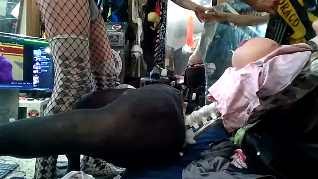 Snapshot of slinginbigD chatting on 01-06-26, 09:13 slinginbigD online show from 01-06-26, 09:13