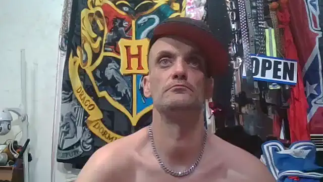 Snapshot of slinginbigD chatting on 01-11-26, 06:57 slinginbigD online show from 01-11-26, 06:57