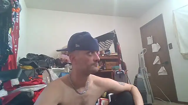 Snapshot of slinginbigD chatting on 01-14-26, 10:58 slinginbigD online show from 01-14-26, 10:58