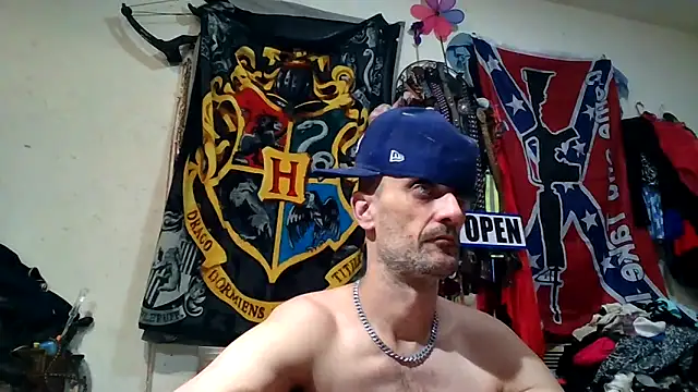 Snapshot of slinginbigD chatting on 01-15-26, 08:23 slinginbigD online show from 01-15-26, 08:23