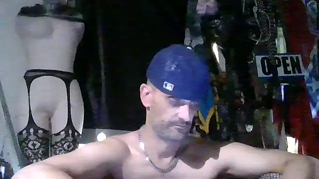 Snapshot of slinginbigD chatting on 01-16-26, 08:35 slinginbigD online show from 01-16-26, 08:35