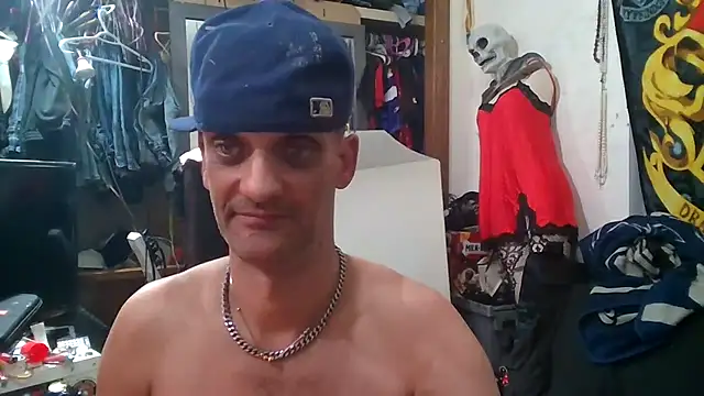 Snapshot of slinginbigD chatting on 01-19-26, 10:52 slinginbigD online show from 01-19-26, 10:52