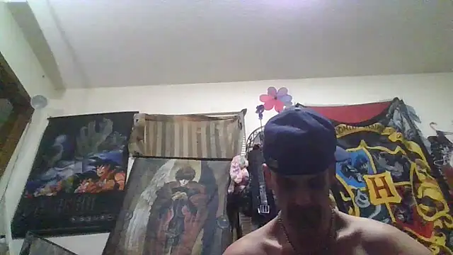 Snapshot of slinginbigD chatting on 02-07-26, 01:37 slinginbigD online show from 02-07-26, 01:37