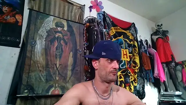 Snapshot of slinginbigD chatting on 02-11-26, 12:04 slinginbigD online show from 02-11-26, 12:04