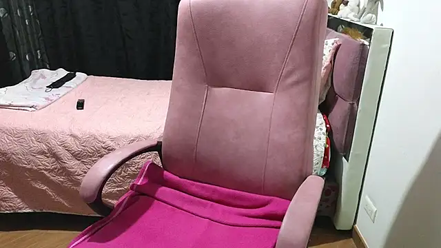 Snapshot of scarletteowens chatting on 02-10-25, 11:45 scarletteowens online show from 02-10-25, 11:45