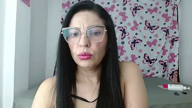 anybellucci43 online show from 01-10-25, 01:10