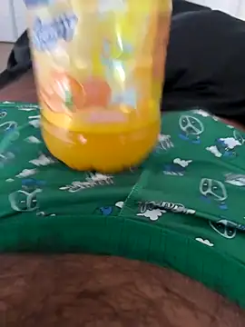 Snapshot of benben190 chatting on 10-14-25, 08:04 benben190 online show from 10-14-25, 08:04