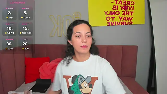 Linda Insatiable online show from 11-13-25, 01:37