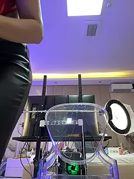 Denise Taylor online show from 01-05-25, 06:02