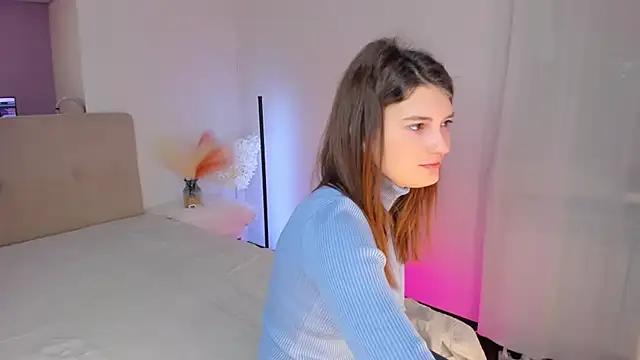 Laura Leee online show from 02-11-25, 06:19