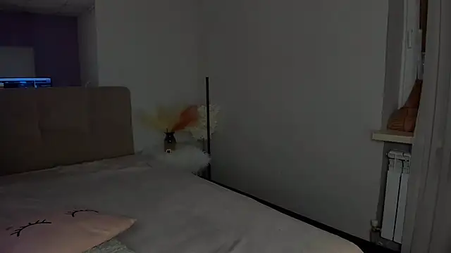 Laura Leee online show from 03-17-25, 06:29