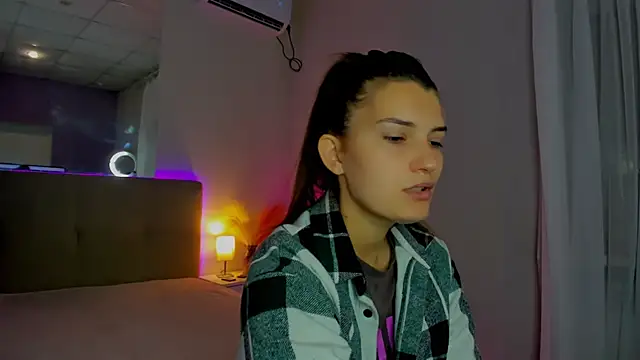 Laura Leee online show from 09-12-25, 05:29