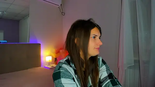 Laura Leee online show from 10-03-25, 05:15