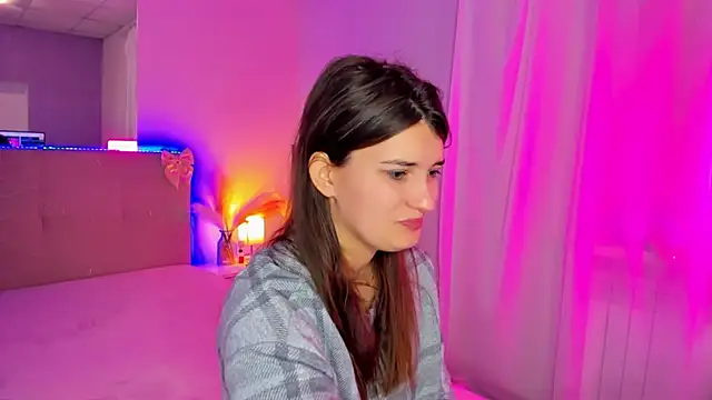 Laura Leee online show from 04-10-26, 05:12