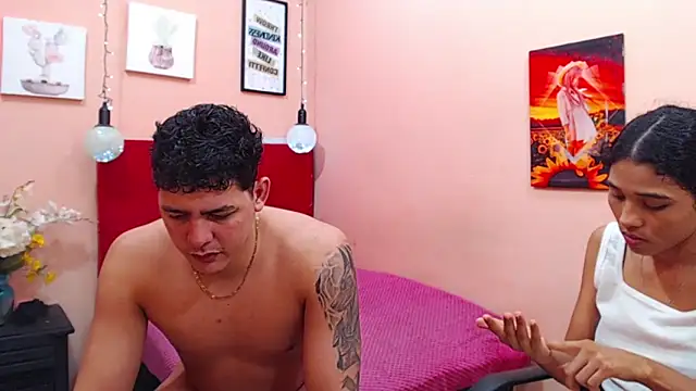 Snapshot of destroys_girls chatting on 01-08-25, 04:55 destroys girls online show from 01-08-25, 04:55