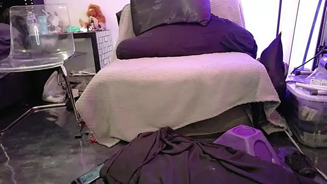 Midnightrose11 online show from 11-21-25, 04:00