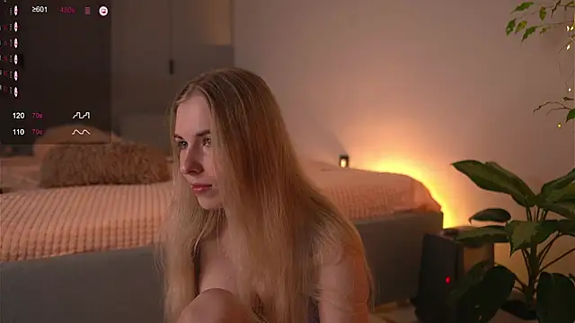 Snapshot of lorrie_love_story chatting on 01-03-25, 05:42 lorrie love story online show from 01-03-25, 05:42