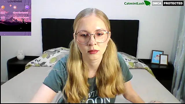 CatmintLush online show from 09-14-25, 11:48