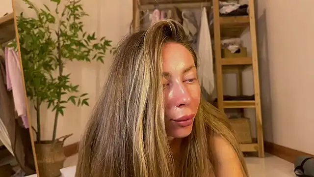    art online show from 10-28-25, 02:31